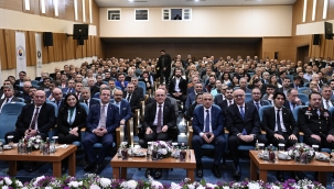 Bakan Şimşek Manisa'lı işadamlarıyla ekonomi konuştu