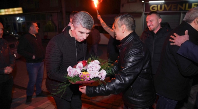 Başkan adayı Okur böyle karşılandı