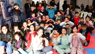 Başkan çoçukların sevincini paylaştı