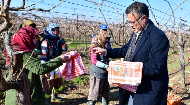 Başkan Öküzcüoğlu budak yapan ve ip bağlayan kadınları ziyaret etti