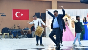 Başkan Öküzcüoğlu önce tebrik etti sonra oynadı