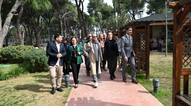 Ersoy Manisa'da turistik yerleri gezdi