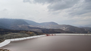 Erzincan'da altın madeninde toprak kayması: göçük altında işçiler var