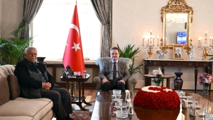 Öğretmeni vali Ünlü'yü ziyaret etti