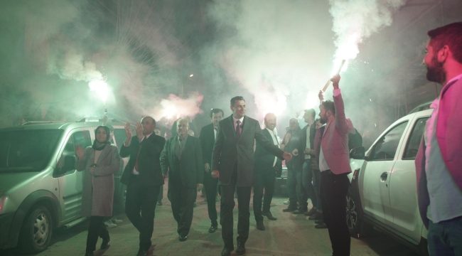 Sarıgöl'de yer yerinden oynadı:Zeyrek'e muhteşem karşılama