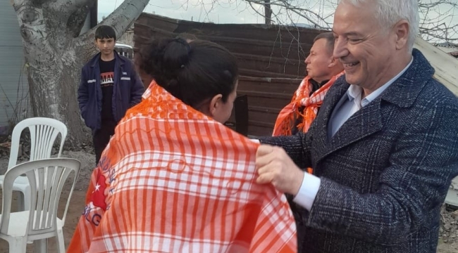  Saruhanlı'da başkan Bilgin üreticilere boşu dağııtı