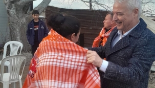  Saruhanlı'da başkan Bilgin üreticilere boşu dağııtı