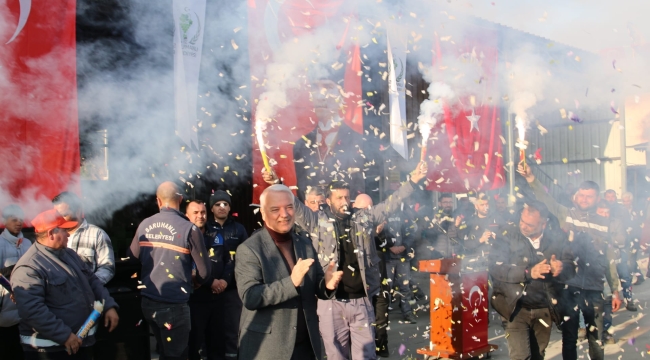 Saruhanlı'da işçiler maaş zamlarını böyle kutladı