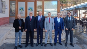 Turgutlu'da belediye başkan adayları bir araya geldi