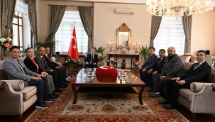  Türkiye üniversite sporları federasyon başkanı vali Ünlü'yü ziyaret etti