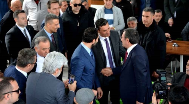 Zeyrek bakan Yılmaz'la tanıştı başkan Hızlı fotoğraf çekti