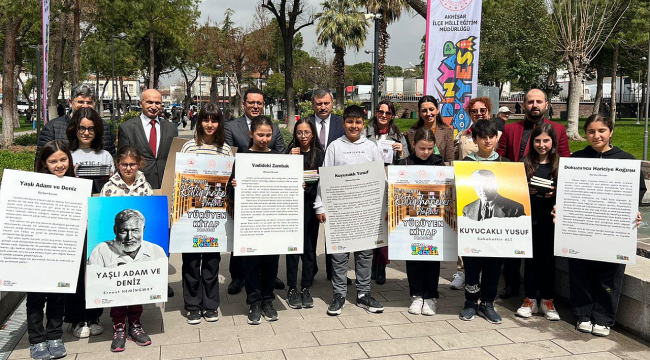 Akhisar'da kitaplar yürüdü