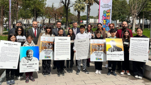 Akhisar'da kitaplar yürüdü