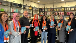 AKP kadın kolları başkanı Kaplan Akhisar'da esnaf ziyaretinde