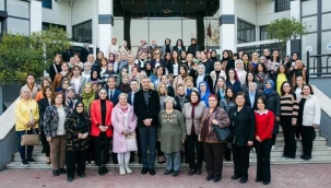 AKP kadın kolları kadın buluşmasına katıldı