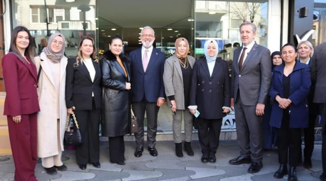 AKP'liler Akhisar'da esnaf ziyaretinde