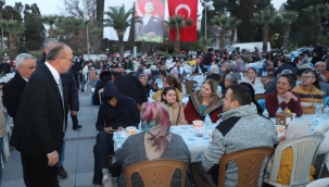 Başkan Akın'dan iftar duası''Rabbim birliğimizi,dirliğimizi,kardeşliğimizi daim kılsın''