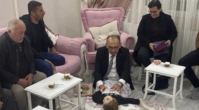 Başkan Akın SMA hastası Nur'u ziyaret etti