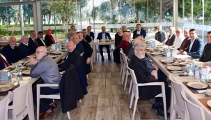 Başkan Hızlı Akhisar'da düzenlenen vefa topantısına katıldı