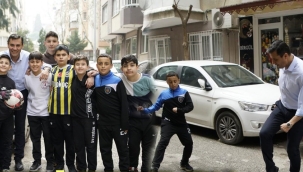 Başkan Zeyrek çoçuklarla mahallede maç