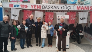 Broşür dağıttılar adaylara oy istediler