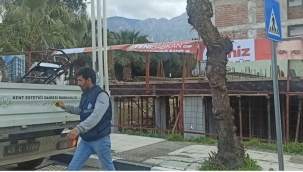 Bu kaçıncı,Manisa'da afiş yırtma zorbalığı sürüyor