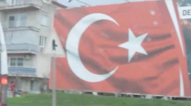 CHP'li Zeyrek'' Bayrağımızın arkasına saklanıp memleketin altını kazanları tanıyoruz''