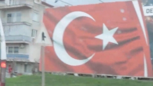 CHP'li Zeyrek'' Bayrağımızın arkasına saklanıp memleketin altını kazanları tanıyoruz''