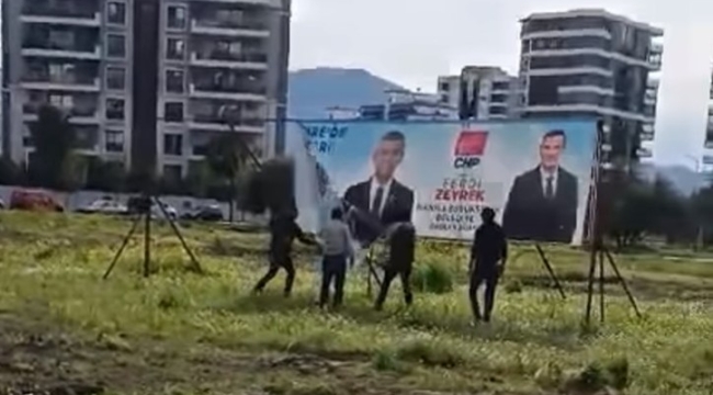 CHP Yunusemre CHP adayı Balaban'ın pankartlarını yine söktüler! 