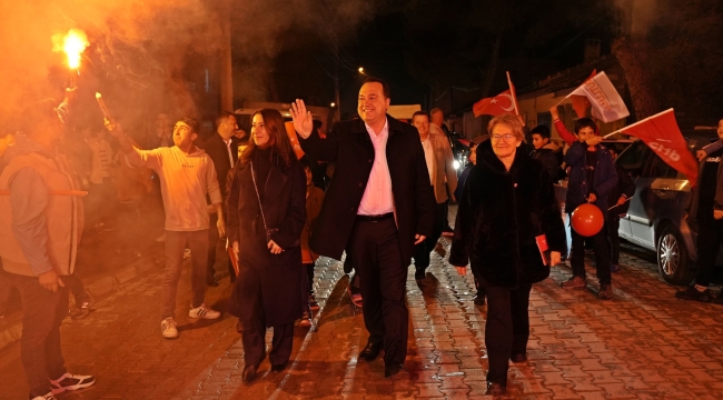 Dutlulu Akselendi'de vatandaaşlarla buluştu