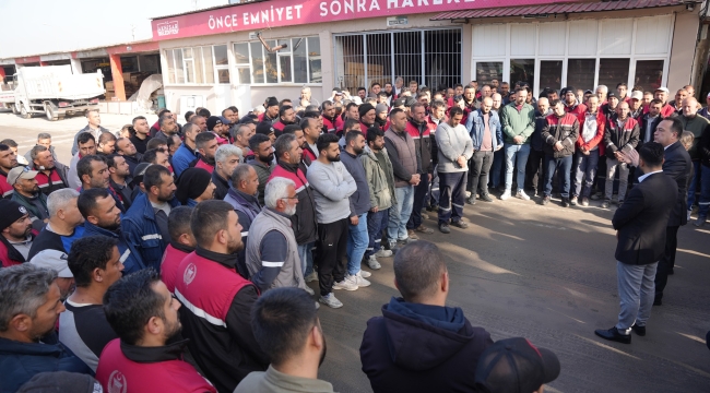 Dutlulu çalışma arkadaşlarıyla buluştu