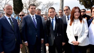 İki genel başkan cuma namazını Manisa'da kıldı