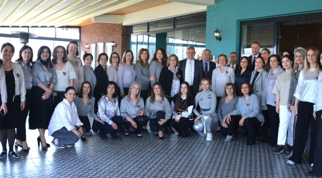 Kadın gününde başarılı iş kadınlarına ödül