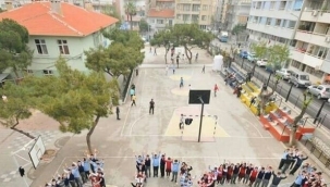 Manisa'da İlkokulun 82 yıllık adının değiştilmemesi için kampanya