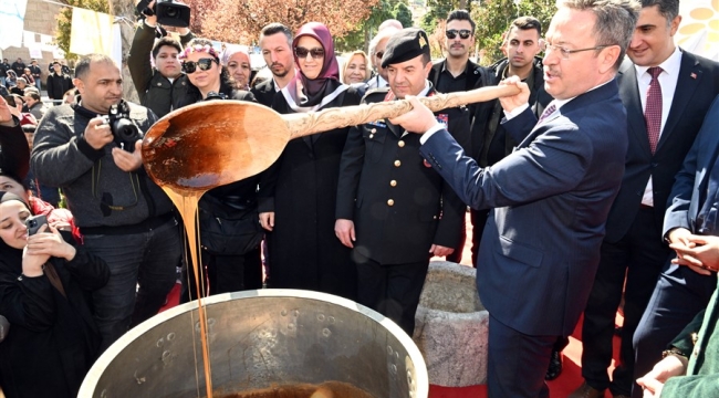 Mesir macunu karma kazanları ateşe kondu