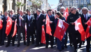 MHP'li başkanın müdahalesi fotoğraflara yansıdı