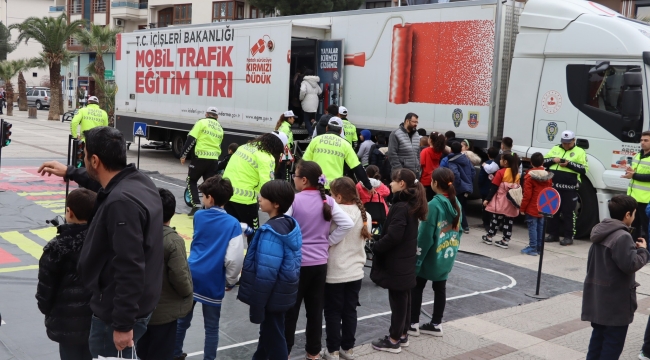 Mobil trafik eğitim tırı Turgutlu'da