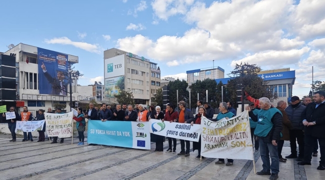 Salihli'de çevrecilerin su gününde basın açıklaması