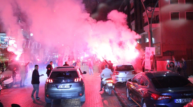  Salihli'de CHP'nin muhteşem gövde gösterisi 