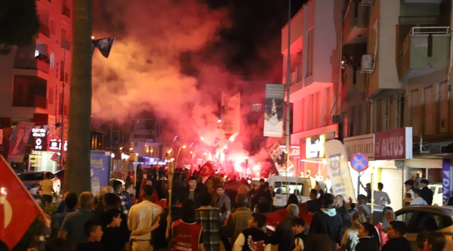 Saruhanlı'da muhteşem miting