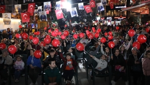 Seçim merkezi bayraklarla donatıldı