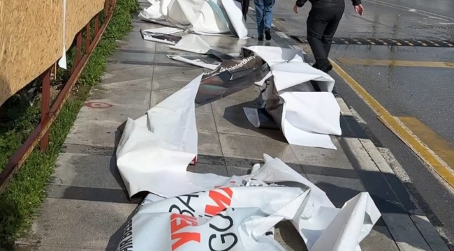 Siyasi vandalizm hortladı:Soma'da ve Manisa'da CHP başkanlarını afişlerine saldırı