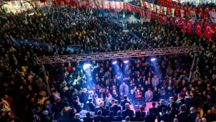 Turgutlu'da CHP mitinginde vatandaşlar alanlara sığmadı