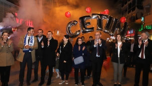 Turgutlu'da fenerleri yakın zafer yakın yürüyüşü