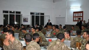 Vali Ünlü er ve erbaşlarla iftarda bir araya geldi