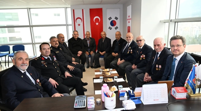 Vali Ünlü gazi derneklerini ziyaret etti