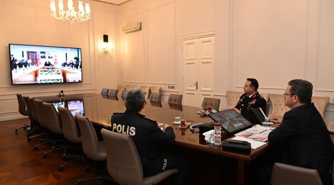 Vali Ünlü video konferans toplantısına katıldı