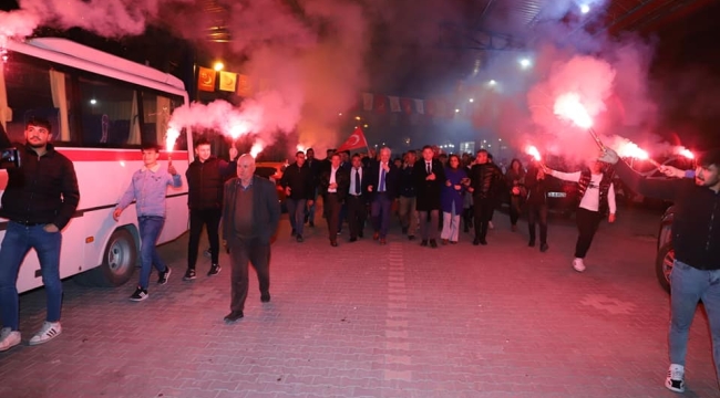 Zafer yakın meşaleleri yakın
