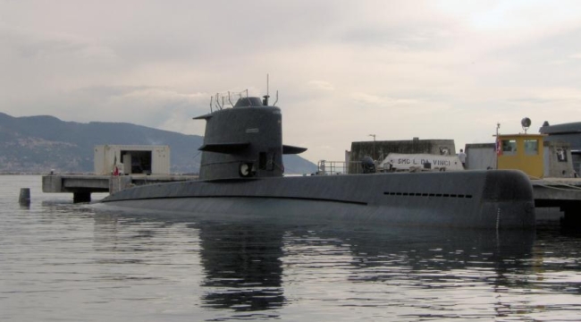 Asbest ve zehirli kimyasallar bulunan denizaltılar Aliağa'da