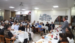 Avukatlara ve bilişimcilere başarı plaketi